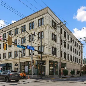 Apartment Modern Upscale 2Br Apartment In Carson By Stay Gia, Pittsburgh