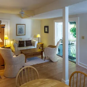 casa-325-guesthouse.hotels-in-key-west.com/