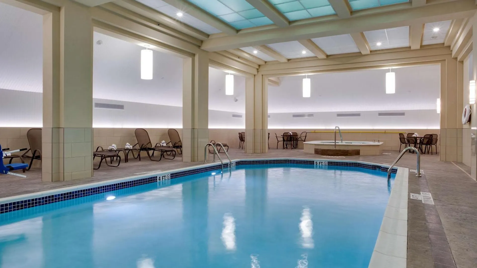 Drury Plaza Hotel Pittsburgh Downtown 3*,